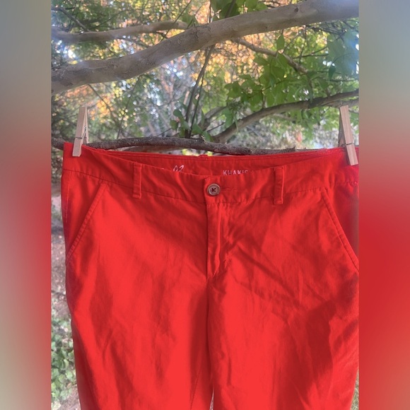 broken in straight khakis by Gap Women's - Picture 5 of 7